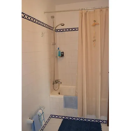 2 Bed Apartment, Terrace And Shared Pool *