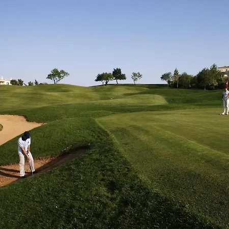 Апартаменты 2 Bed Apartment, Terrace And Shared Pool