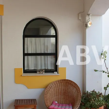 Апартаменты 2 Bed Apartment, Terrace And Shared Pool Карвоейру