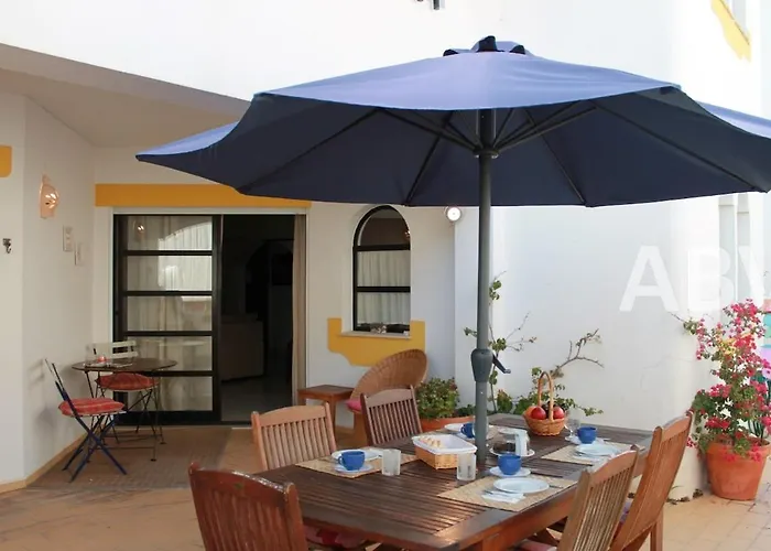 2 Bed Apartment, Terrace And Shared Pool * Carvoeiro (Lagoa)