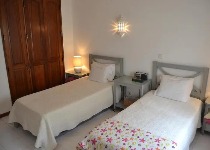 2 Bed Apartment, Terrace And Shared Pool Apartmán Carvoeiro (Lagoa)