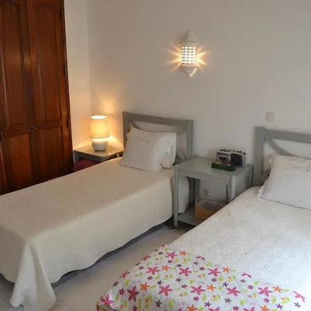 2 Bed Apartment, Terrace And Shared Pool Apartment Carvoeiro (Lagoa)