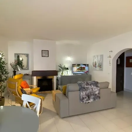 2 Bed Apartment, Terrace And Shared Pool Apartment