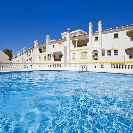 2 Bed Apartment, Terrace And Shared Pool *