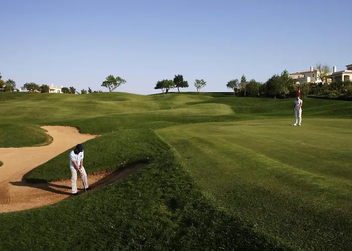 Lägenhet 2 Bed Apartment, Terrace And Shared Pool