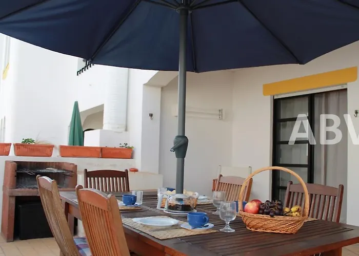 Apartament 2 Bed Apartment, Terrace And Shared Pool Carvoeiro (Lagoa)