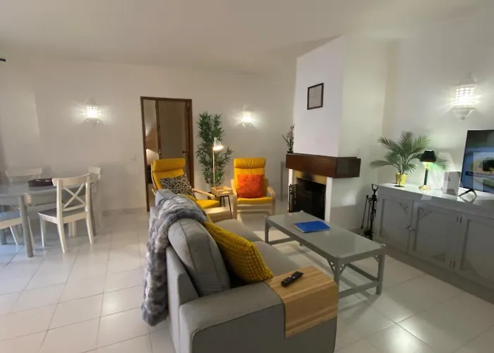 2 Bed Apartment, Terrace And Shared Pool Apartament *