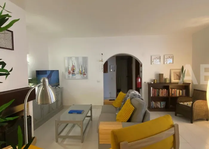 2 Bed Apartment, Terrace And Shared Pool Apartament