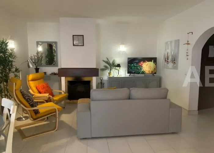 2 Bed Apartment, Terrace And Shared Pool Apartament *